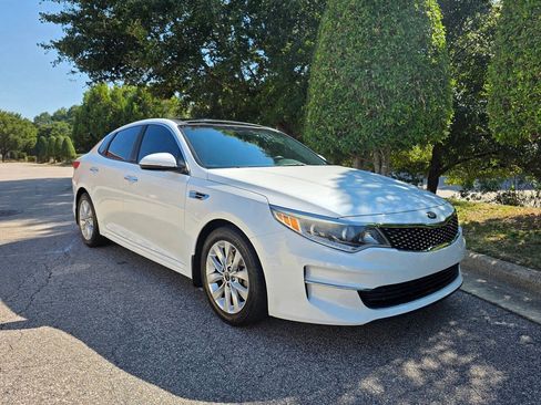 Used 2016 Kia Optima EX w/ Premium Package FWD image 6