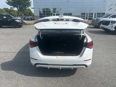 Used 2024 Nissan Sentra SV FWD image 11
