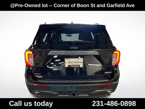 Used 2022 Ford Explorer XLT w/ Equipment Group 202A AWD/4WD image 4