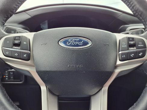 Used 2024 Ford Explorer XLT w/ Equipment Group 202A AWD/4WD image 16