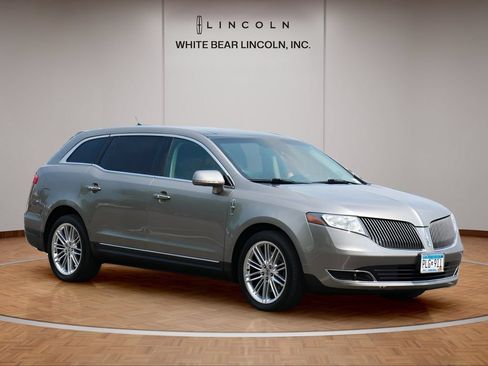 Used 2015 Lincoln MKT AWD w/ Equipment Group 201A image 3