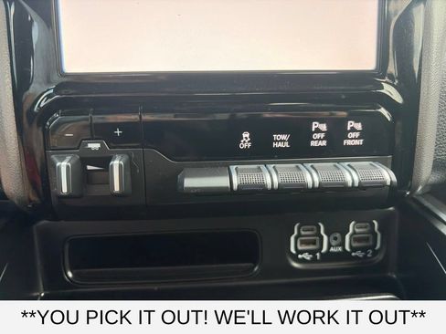 Used 2022 RAM 1500 Laramie AWD/4WD image 14