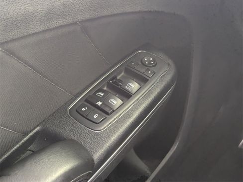 Used 2015 Dodge Charger SXT image 16