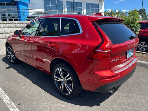 Used 2021 Volvo XC60 T5 Momentum w/ Advanced Package AWD/4WD image 6