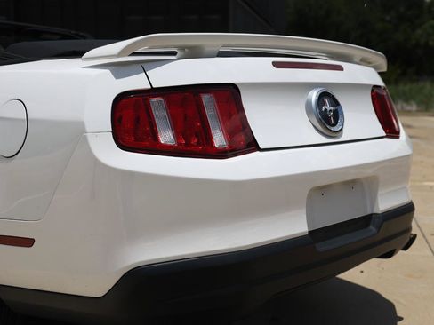 Used 2010 Ford Mustang Convertible RWD image 38