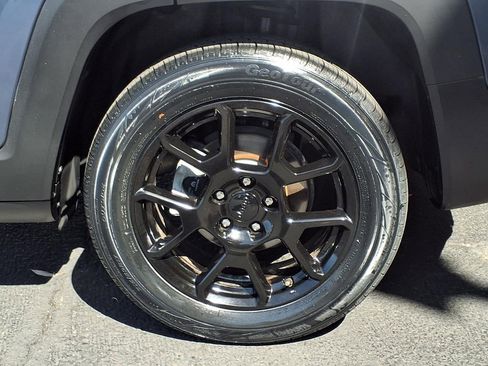 Used 2020 Jeep Renegade Altitude FWD image 4