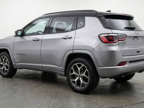 Used 2025 Jeep Compass Limited AWD/4WD image 6