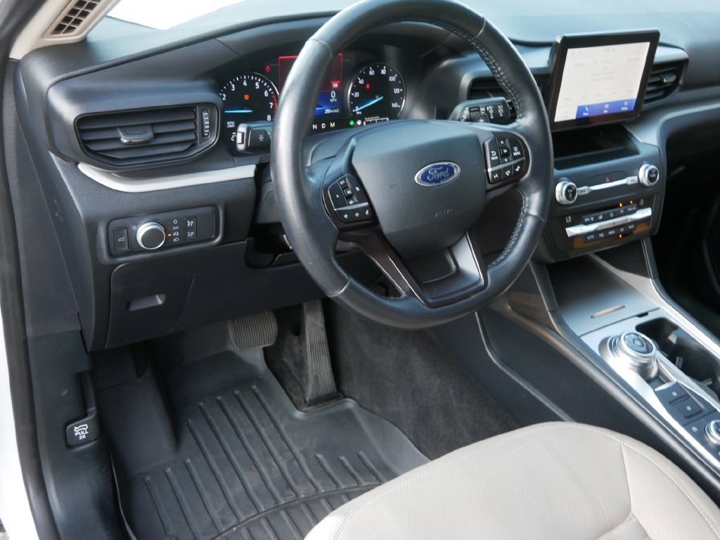 Used 2020 Ford Explorer XLT AWD/4WD image 9