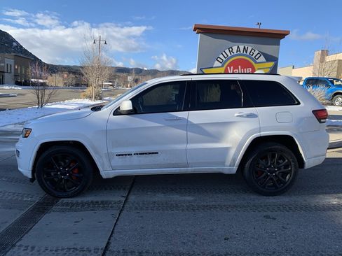 Used 2019 Jeep Grand Cherokee Altitude image 15