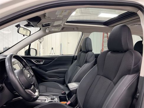 Used 2022 Subaru Forester Premium image 19