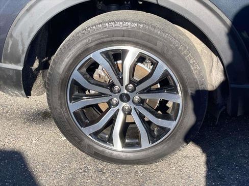 Used 2022 Ford Explorer ST-Line w/ Class IV Trailer Tow Package image 9