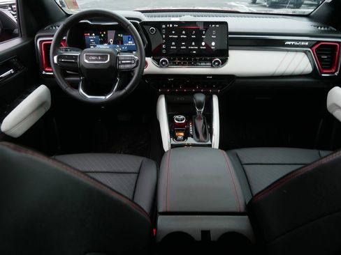 Used 2024 GMC Canyon AT4X image 20