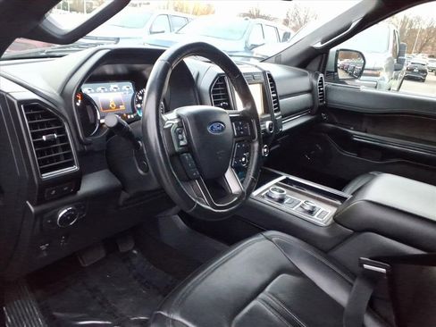 Used 2021 Ford Expedition Limited image 11
