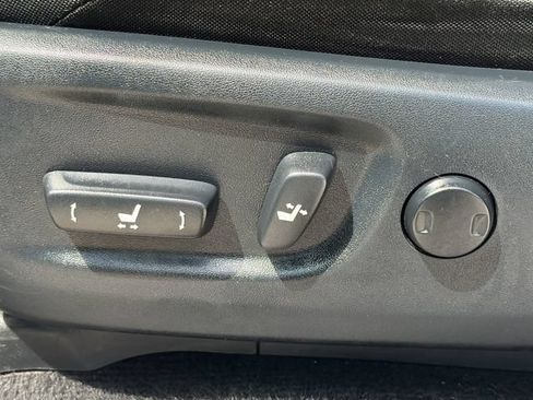 Used 2019 Toyota 4Runner TRD Off-Road AWD/4WD image 11