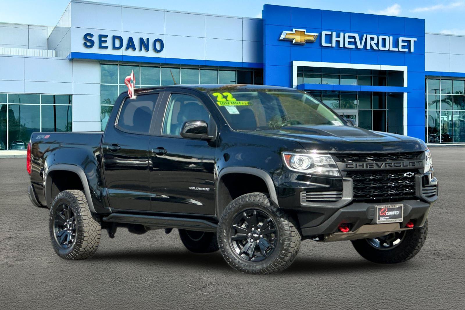 Used 2022 Chevrolet Colorado ZR2 w/ ZR2 Midnight Special Edition AWD/4WD image 2