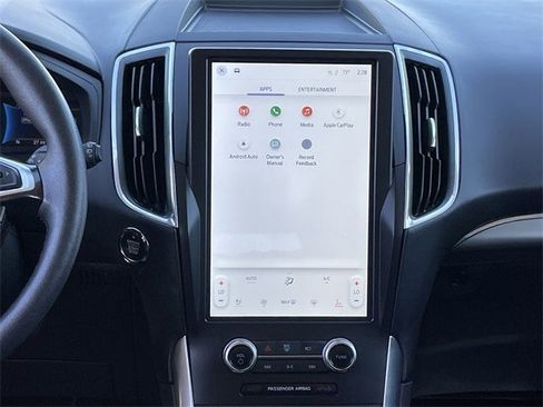 Used 2024 Ford Edge Titanium image 17