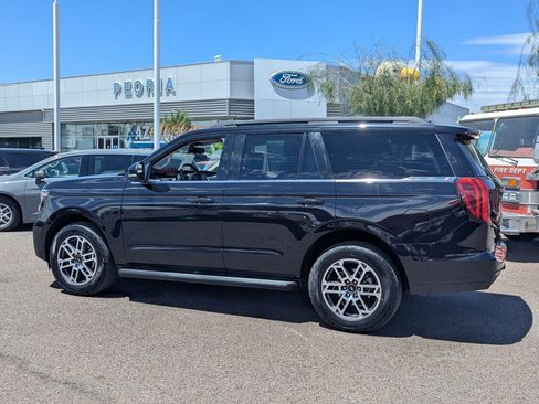 Certified 2025 Ford Expedition Active AWD/4WD image 3