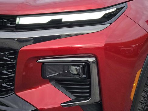 Certified 2025 Chevrolet Traverse Z71 w/ Driver Confidence Package image 9