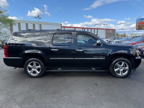 Used 2013 Chevrolet Suburban LTZ image 4