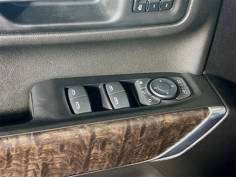 Used 2022 GMC Sierra 3500 Denali w/ Denali Black Diamond Edition image 17