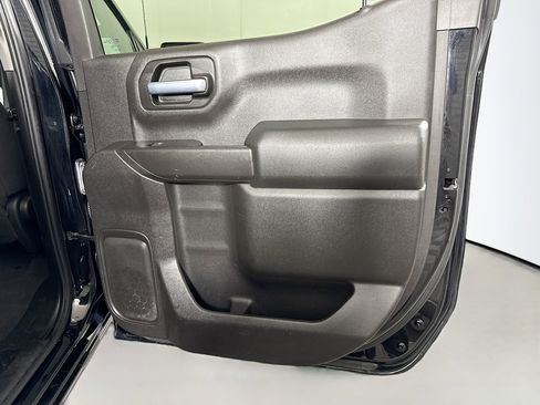 Used 2020 Chevrolet Silverado 1500 Custom w/ Custom Value Package AWD/4WD image 26