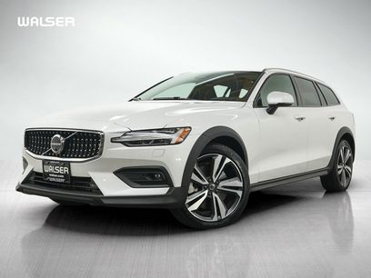 Used 2025 Volvo V60 B5 Cross Country Plus