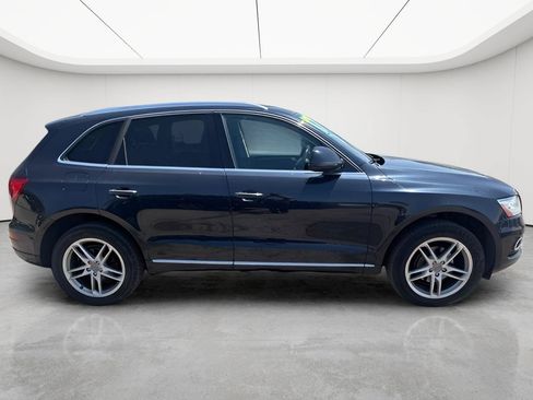 Used 2017 Audi Q5 2.0T Premium Plus w/ Technology Package AWD/4WD image 2