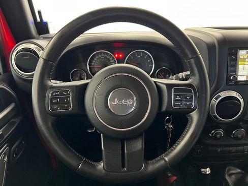 Used 2016 Jeep Wrangler Sahara w/ Connectivity Group AWD/4WD image 12
