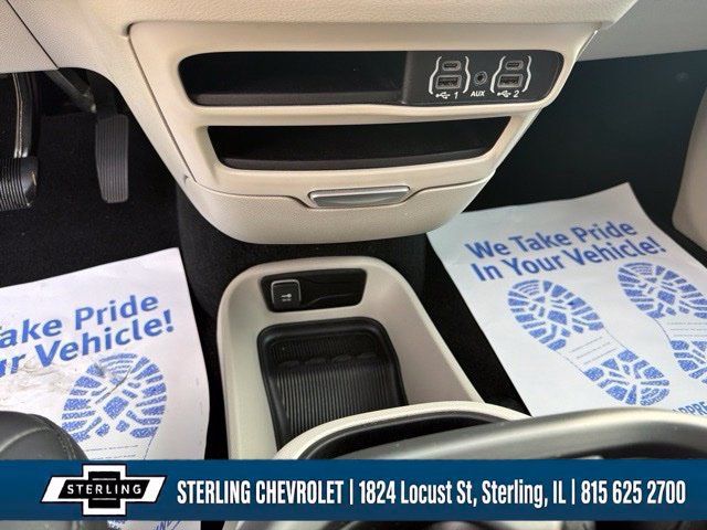 Used 2024 Chrysler Pacifica Touring-L FWD image 27