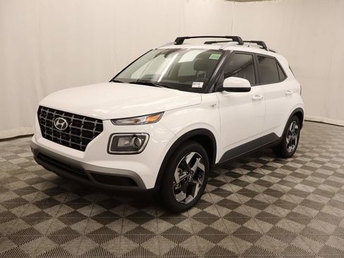 Used 2026 Hyundai Venue SEL FWD image 1