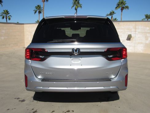 New 2026 Honda Odyssey Elite image 6