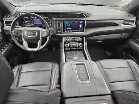 Used 2021 GMC Yukon Denali w/ Denali Premium Package image 25