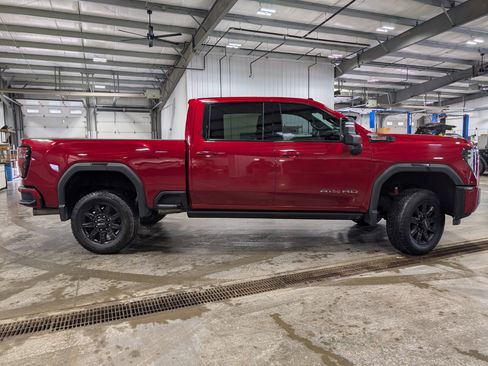 Used 2024 GMC Sierra 2500 AT4 w/ AT4 Premium Plus Package AWD/4WD image 2