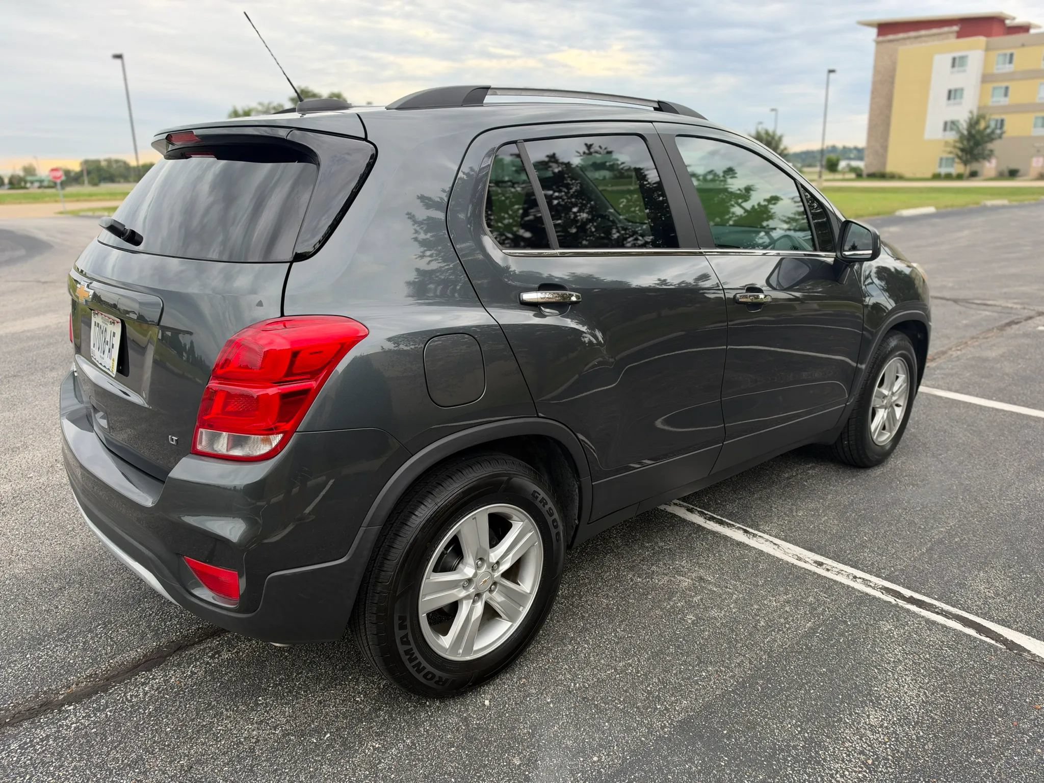 Used 2017 Chevrolet Trax LT w/ LT Convenience Package FWD image 5