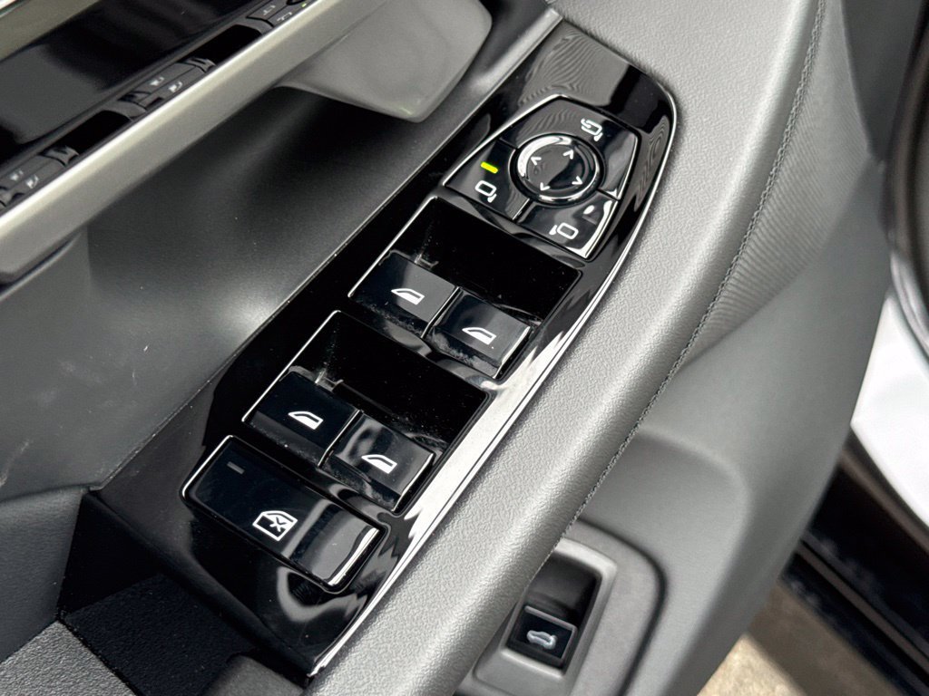Used 2026 BMW 530i w/ M Sport Package RWD image 19