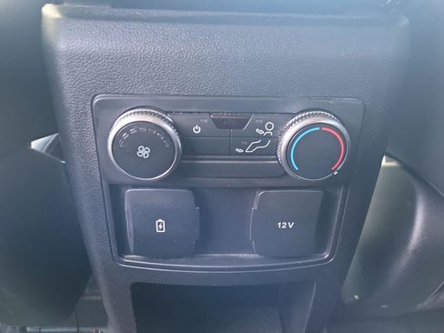 Used 2021 Ford Explorer XLT w/ Equipment Group 202A image 19