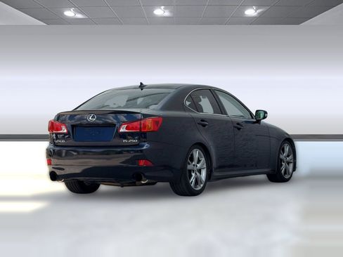 Used 2009 Lexus IS 250 w/ Preferred Accessory Pkg RWD image 9