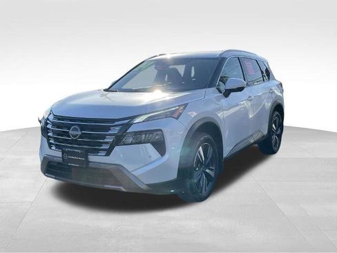 Certified 2024 Nissan Rogue SL w/ SL Premium Package image 2