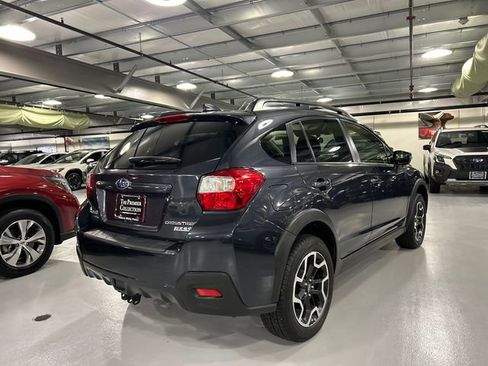 Used 2017 Subaru Crosstrek 2.0i Limited image 2