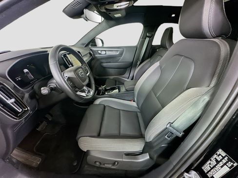 Used 2023 Volvo C40 Recharge Core AWD/4WD image 13