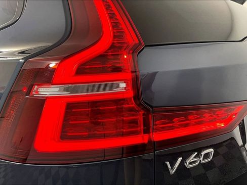 Used 2025 Volvo V60 B5 Cross Country Plus AWD/4WD image 29