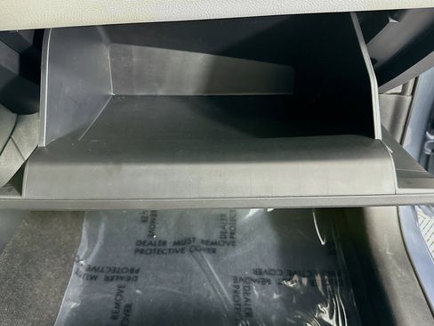 Used 2025 Toyota Corolla LE image 31