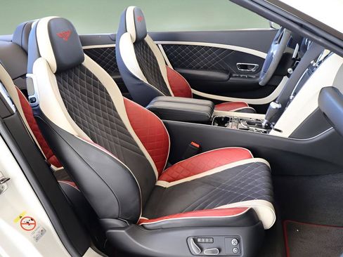 Used 2018 Bentley Continental GT Supersports image 20