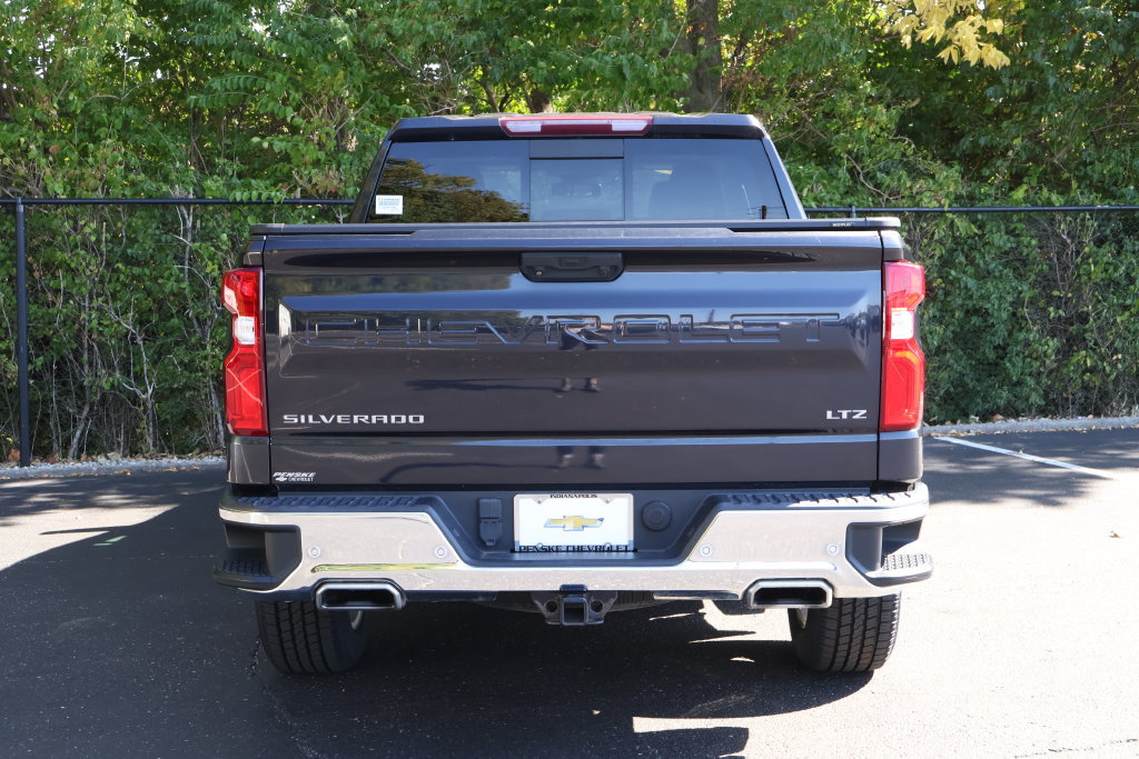 Used 2022 Chevrolet Silverado 1500 LTZ w/ LTZ Convenience Package II AWD/4WD image 9