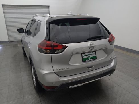 Used 2019 Nissan Rogue SV FWD image 6