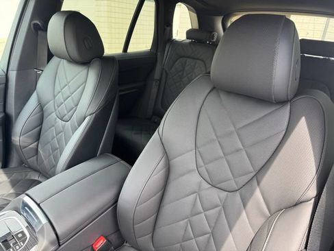 New 2026 BMW X5 xDrive40i w/ M Sport Package AWD/4WD image 17