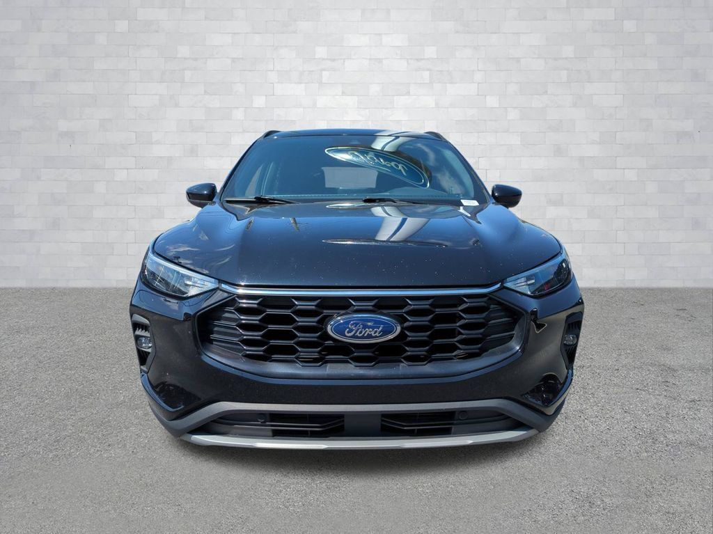 Certified 2025 Ford Escape ST-Line Select AWD/4WD image 10