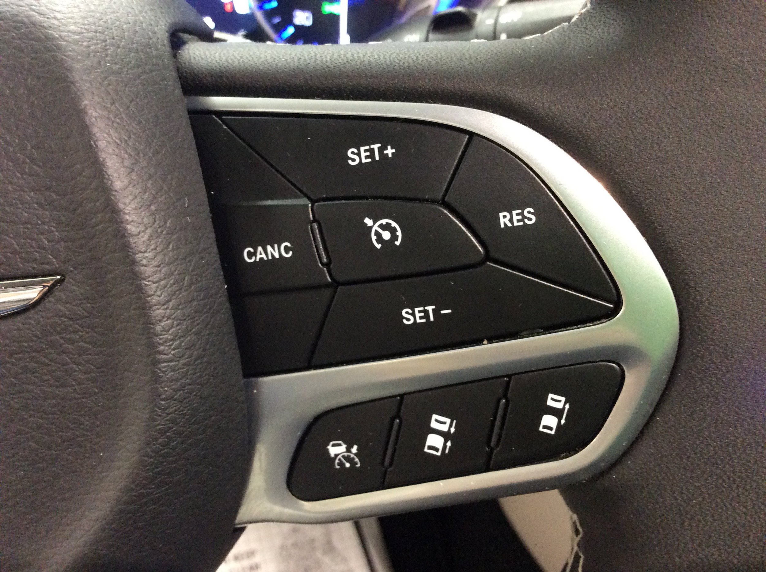 Used 2024 Chrysler Pacifica Touring-L AWD/4WD image 24