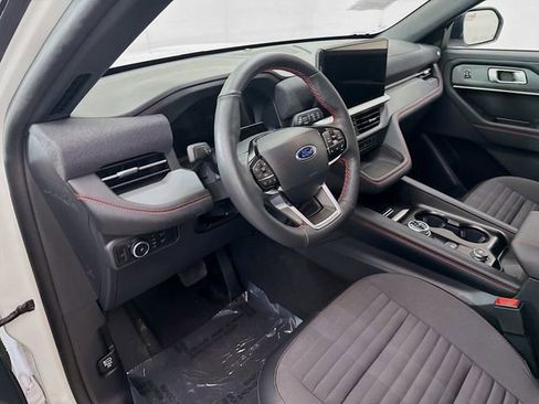 Used 2025 Ford Explorer ST-Line AWD/4WD image 9