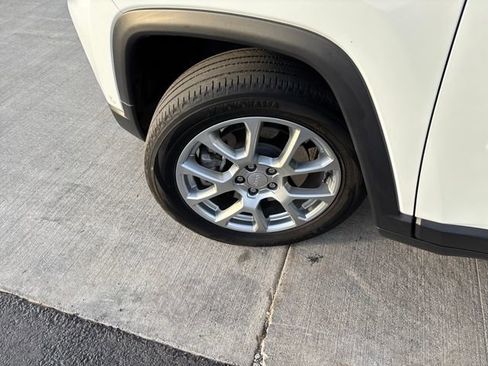 Used 2024 Jeep Compass Latitude image 26